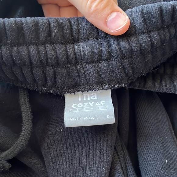 Aritzia Cozy AF trackpants. Size small, Black - Picture 3 of 3